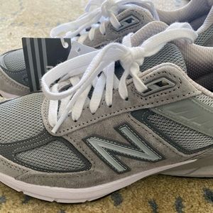New Balance 990v5 Sneaker